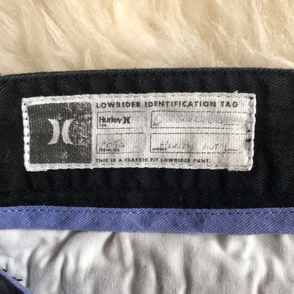HURLEY Classic fit low rider skateboarding/Bermuda shorts. Size 7. In black - Picture 12 of 15